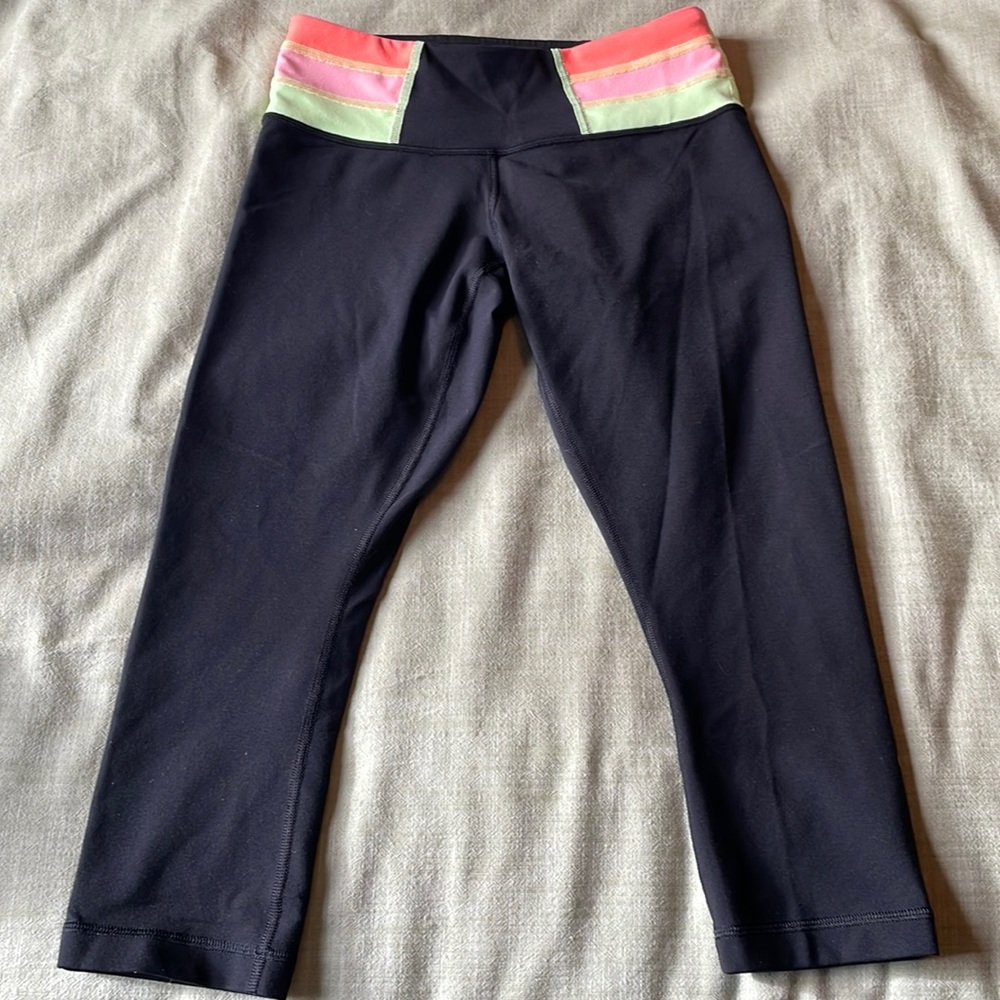 Lululemon crop pants, size 6, nwot